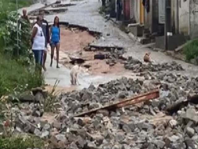 Fortes chuvas causam estragos no interior de Pernambuco