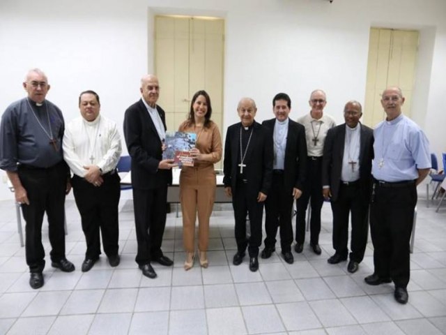 Raquel Lyra rene-se com bispos de Pernambuco e recebe demandas sociais