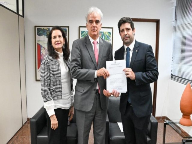 Deputado vai ao MPPE para pedir suspenso do reajuste na conta da Compesa