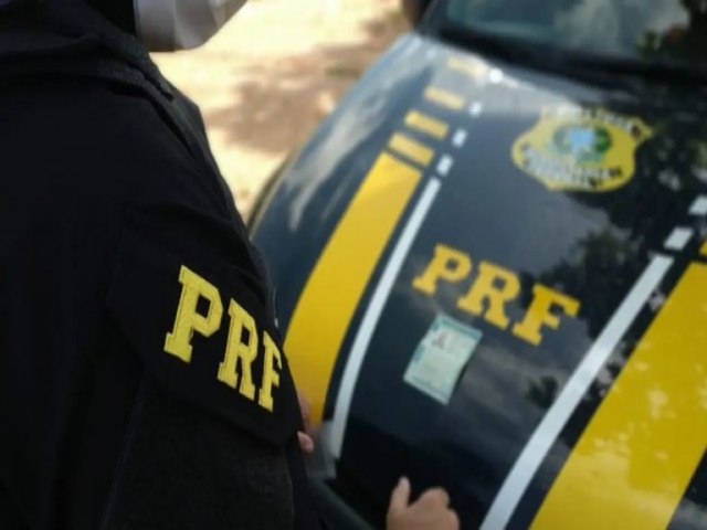 Homem compra CNH falsificada e  detido pela PRF em Floresta (PE)