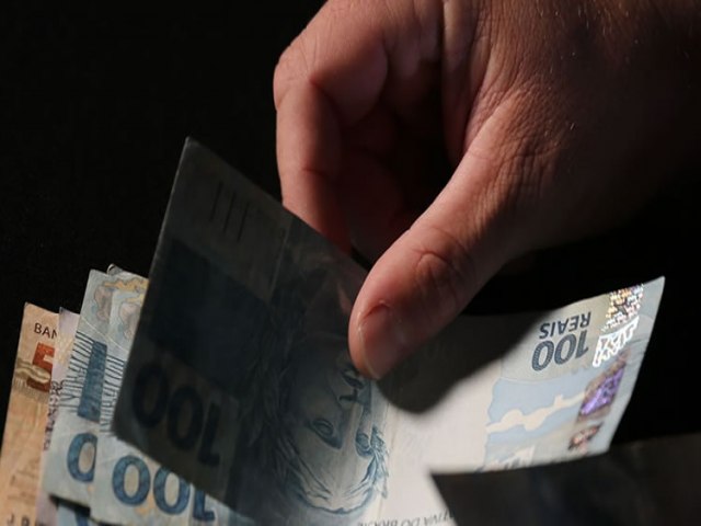 Governo antecipa para maio o pagamento do 13 de beneficirios do INSS