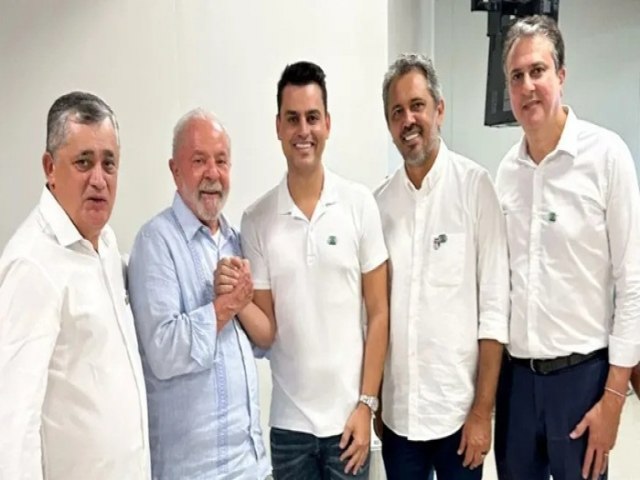 No Cear, deputado do PL posta foto com Lula e recebe crticas de eleitores e colegas de partido