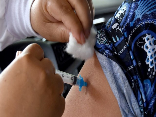 A dez dias do fim da campanha, vacinao da gripe em Pernambuco est distante de atingir a meta de 90%
