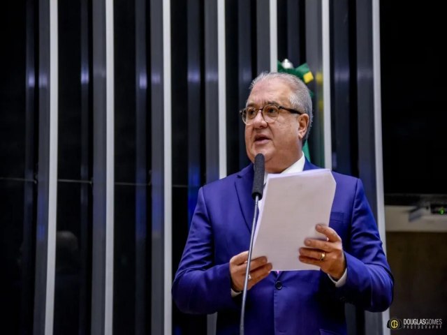 Bancada de PE discutir Transnordestina com ministro Renan Filho