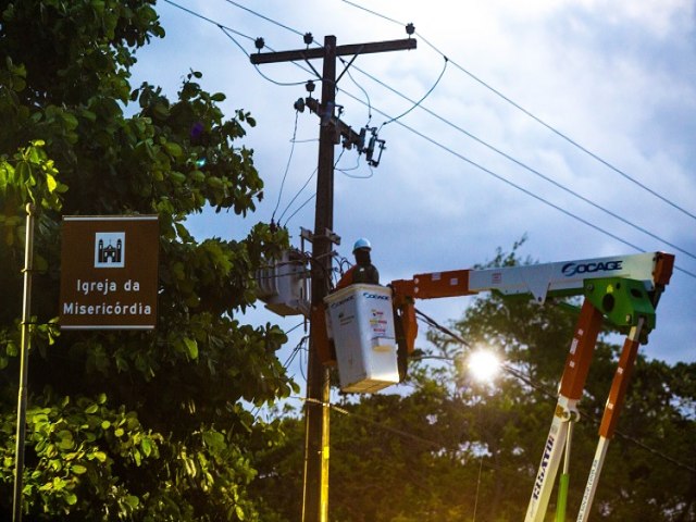 Neoenergia remove mais de 33 toneladas de materiais instalados de forma clandestinas em postes de Pernambuco 