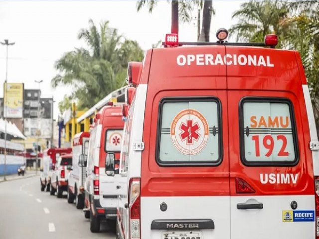 Pernambuco: Equipe do Samu vira refm durante atendimento; criminoso atola ambulncia