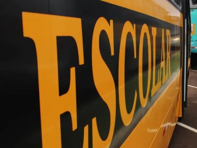 Empresas do transporte escolar de Salgueiro pressionam prefeito por pagamentos