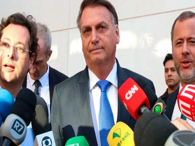 TSE multa Jair Bolsonaro em R$ 55 mil aps descumprimento de ordem