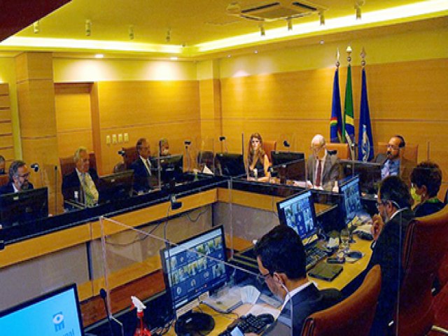 Pleno do TCE orienta Prefeitura de Cedro sobre gratificao adicional e recursos do Fundeb
