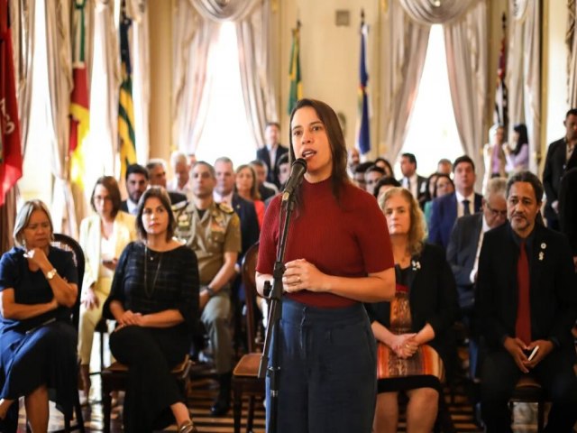 Governadora Raquel Lyra empossa novos gerentes regionais de sade