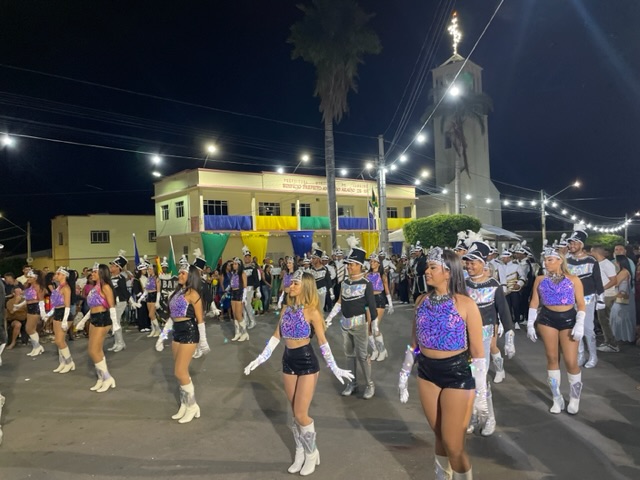 Desfile Cvico marca com brilho os 95 anos de reemancipao de Cabrob