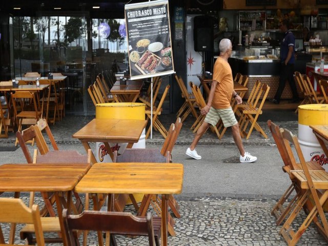 Horrio de vero: Bares e restaurantes lamentam deciso do governo de no voltar com medida