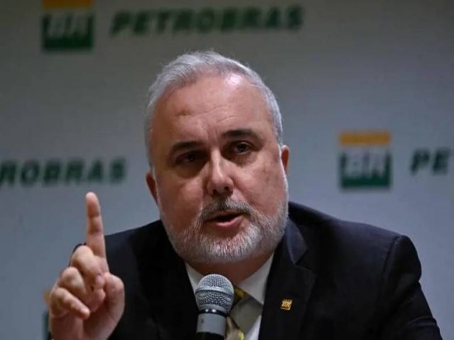 Presidente da Petrobras admite novo reajuste de combustveis at final do ano