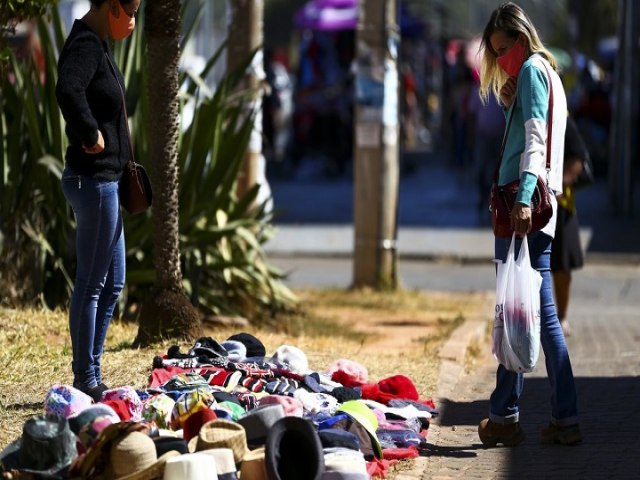 Brasil tem 25,4 milhes de pessoas trabalhando por conta prpria, segundo o IBGE