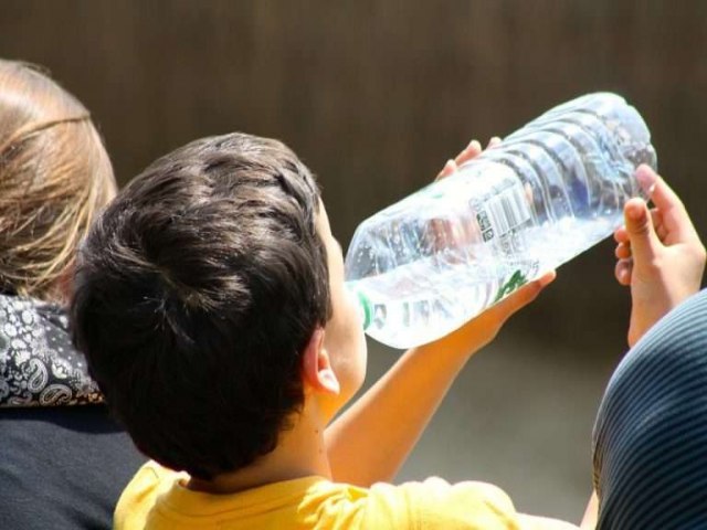 Calor: Secretrio de Educao muda horrio das aulas nas escolas municipais em Serra Talhada