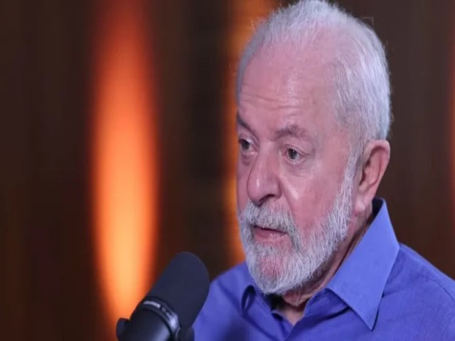 Lula anuncia que criará poupança para alunos do Ensino Médio retirarem no fim dos estudos