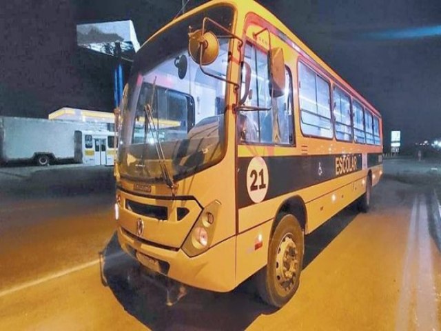 Cabrobó: PRF flagra ônibus escolar na BR-116 com várias irregularidades