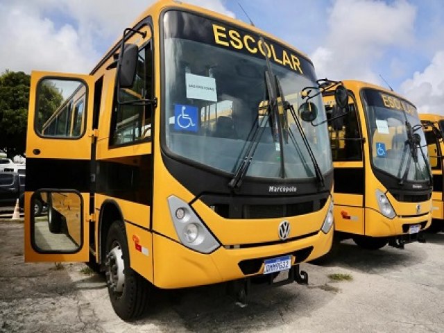 Serrita realiza cadastramento de estudantes para o Auxlio Transporte