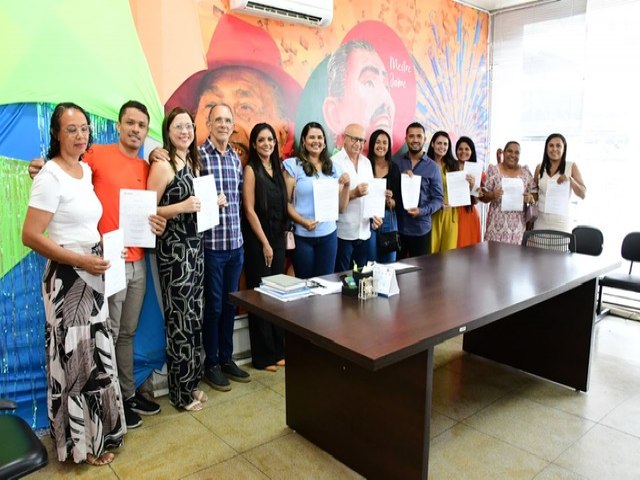 Prefeito Dr. Marcones fortalece educao em Salgueiro com a posse de novos professores