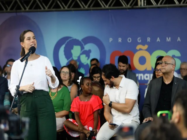 Mes de Pernambuco: governadora Raquel Lyra lana programa que vai dar auxlio mensal de R$ 300 a 100 mil mulheres em situao de vulnerabilidade social