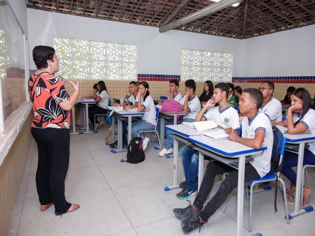 Governo de PE nomeia 118 professores para a Rede Estadual 