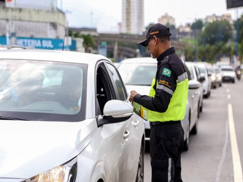 Alterao no Cdigo de Trnsito Brasileiro pode impedir agentes municipais de trnsito de aplicar multas, PL segue em tramitao