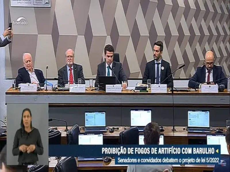 Senado debate proibio de fogos de artifcio com estampido em audincia pblica