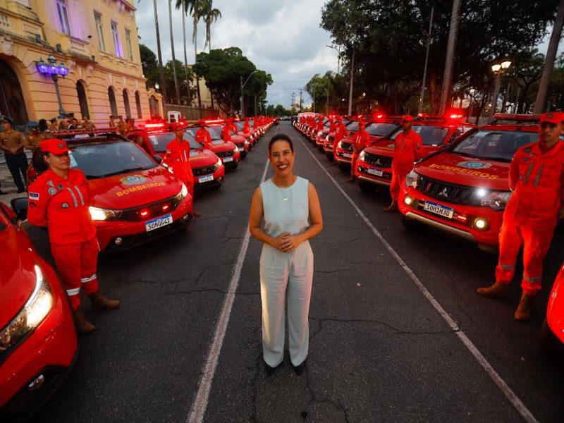 Raquel Lyra entrega 58 novas viaturas ao Corpo de Bombeiros, Polcia Militar e Polcia Cientfica