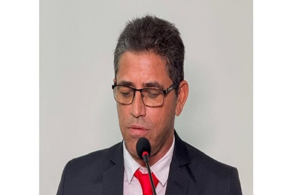 Aur�lio Lacerda toma posse como presidente da C�mara Municipal de Granito em sess�o hist�rica