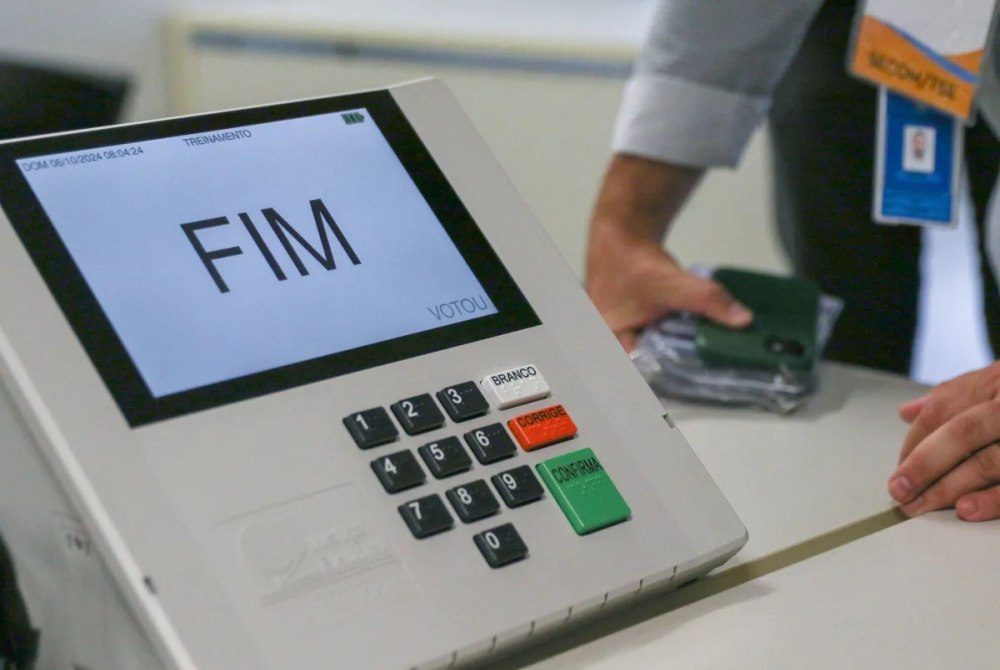 Elei��es 2026: uso das urnas eletr�nicas no Brasil completa 30 anos