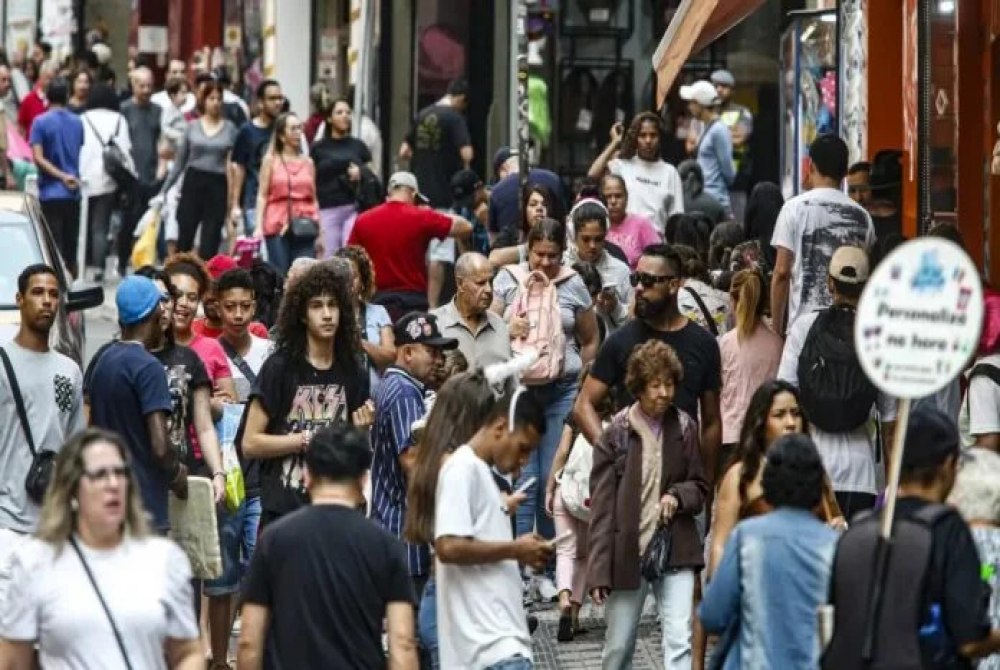 Popula��o no Brasil cresce em ritmo menor e est� envelhecendo