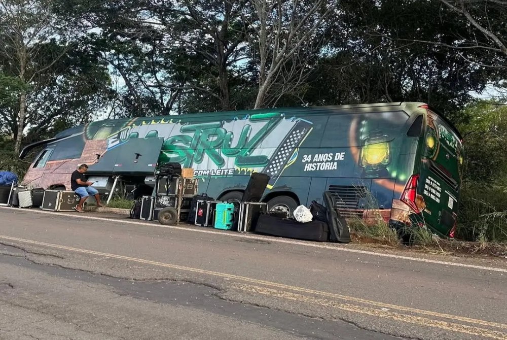 �nibus da banda Mastruz com Leite sofre acidente no Maranh�o neste s�bado (9) 