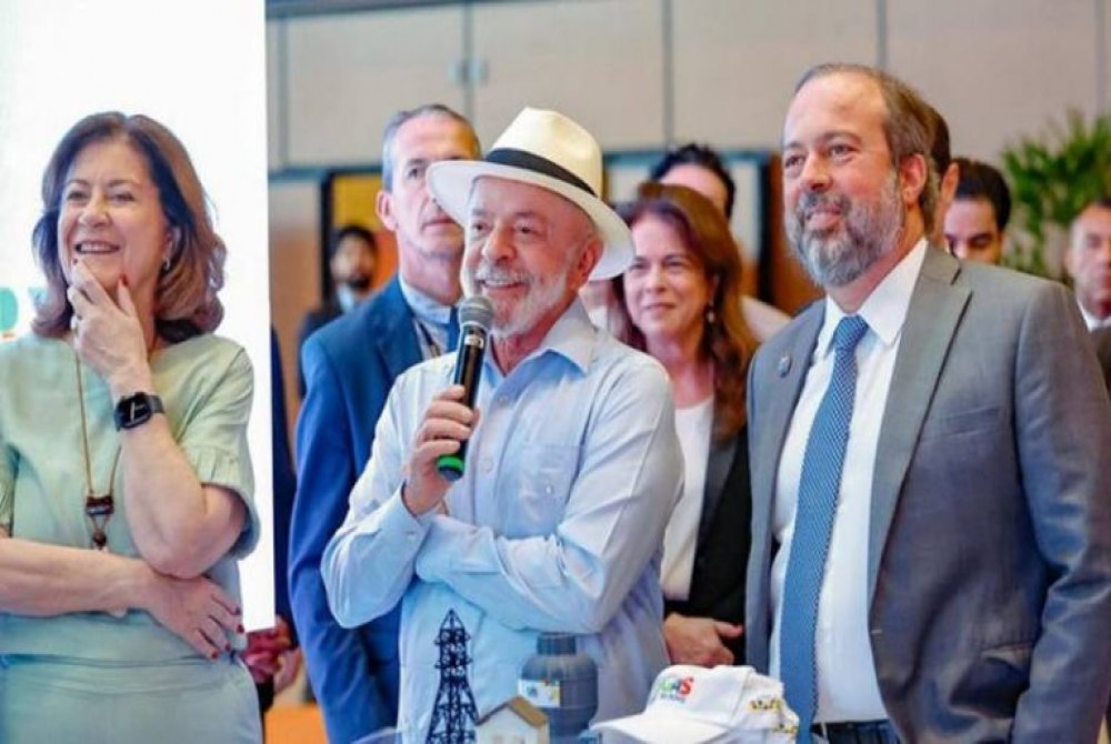 Governo anuncia R$ 130 bi em distribui��o de energia e refor�a amplia��o do 
