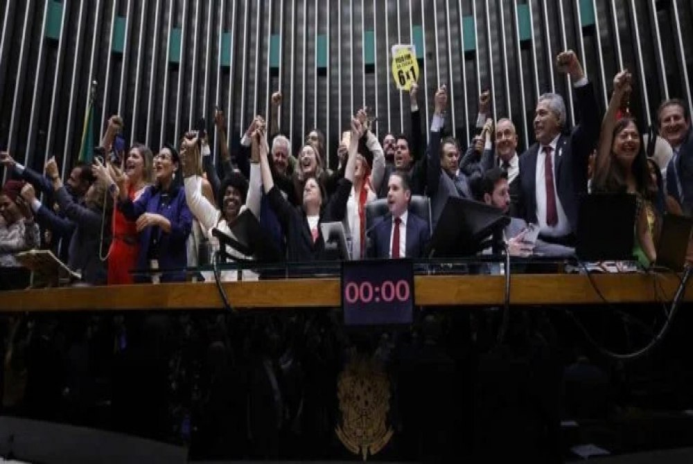 Fim da escala 6�1: veja como votaram os deputados de Pernambuco