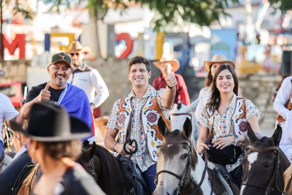 Jo�o Campos participa da Cavalgada � Pedra do Reino em S�o Jos� do Belmonte