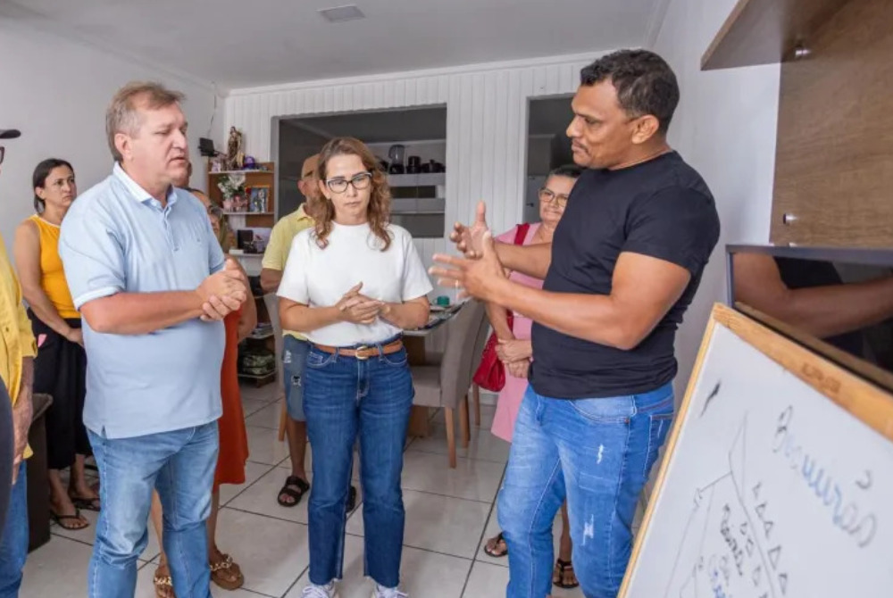 Em Terra Nova, D�bora Almeida articula a��es para seguran�a h�drica e comemora assinatura do conv�nio para reforma do Mercado P�blico