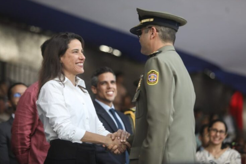 Governadora Raquel Lyra comanda formatura e entrega 182 novos oficiais da PMPE para refor�ar seguran�a p�blica de Pernambuco