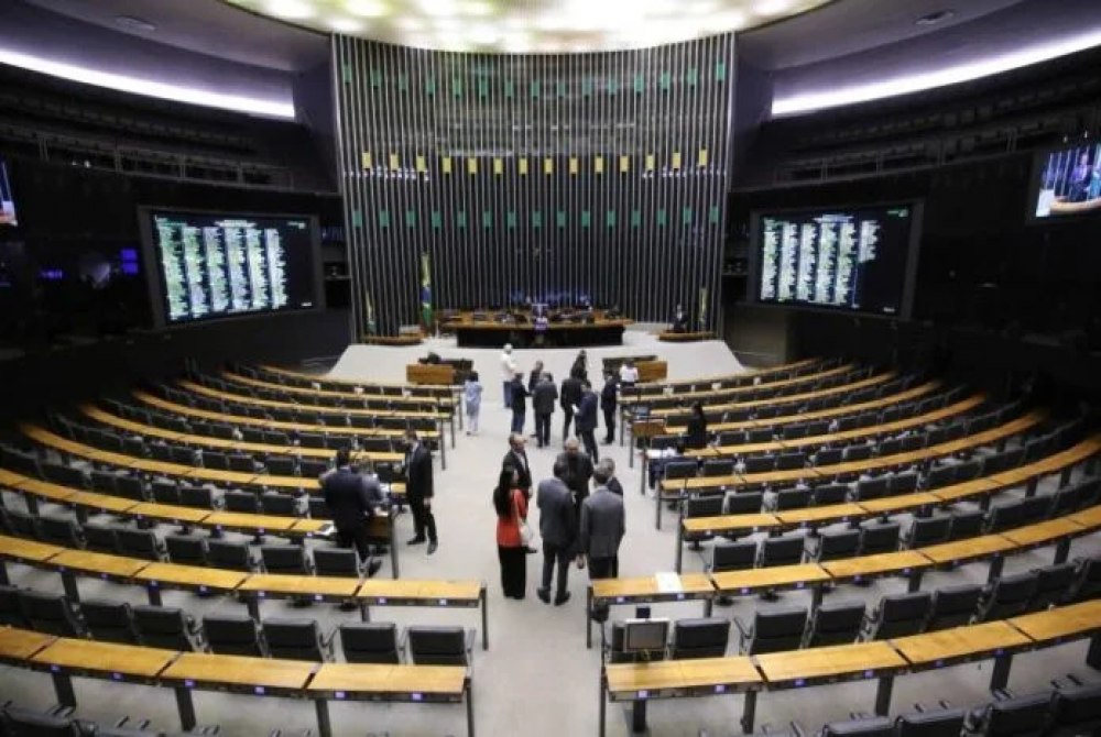 Apresentada em 2015 pelo ent�o deputado Gonzaga Patriota, Comiss�o da C�mara aprova redu��o da maioridade penal de 18 para 16 anos