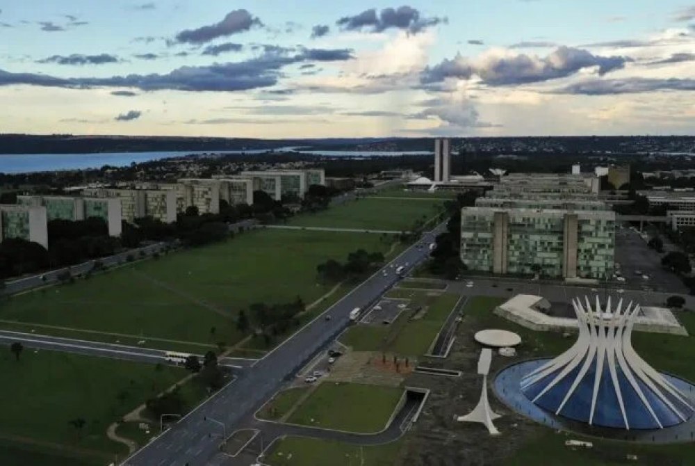 Governo define hor�rio de expediente em jogos do Brasil na Copa