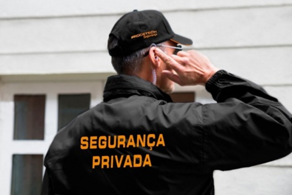 Empresa contrata seguran�as para atuar no S�o Jo�o de Salgueiro