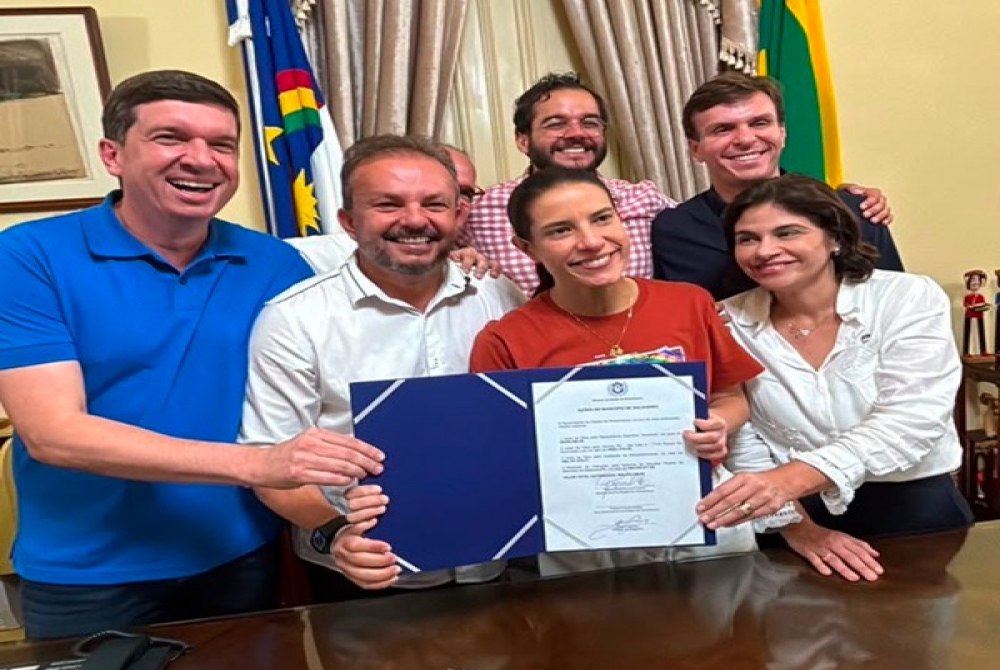 Fabinho e governadora anunciam novos investimentos em Salgueiro, com reforma do Mercado P�blico, dessalinizadores, pontos de ilumina��o em LED e areninha 