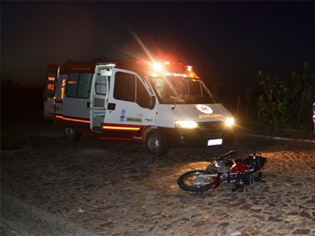 Motociclista morre ao cair em buraco no litoral do Piauí