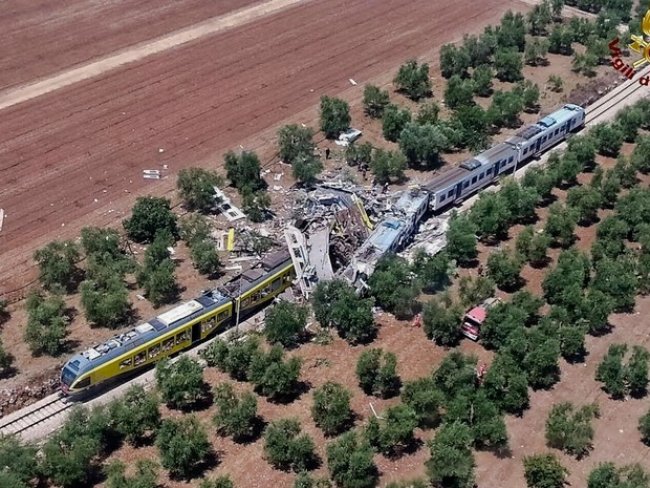 Colisão de trens deixa dezenas de mortos e feridos na Itália