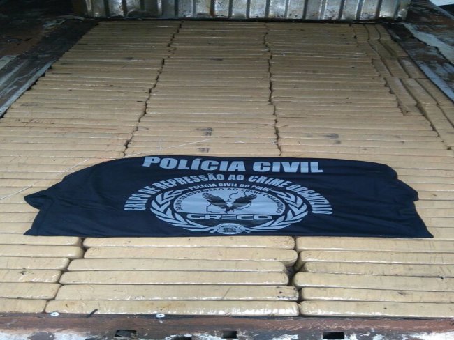 Polícia apreende 200kg de maconha em fundo falso de van no PI