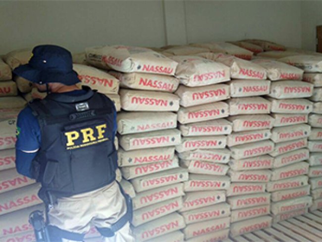 PRF-PI flagra suposta distribuição de cimento no interior