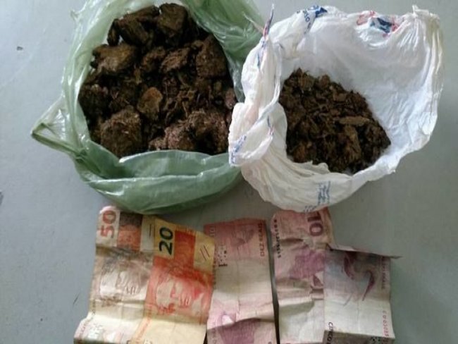 Polícia Militar prende dois homens acusados de tráfico de drogas