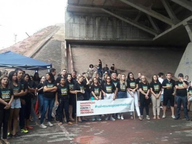 Advogados fazem protesto no Piauí contra reforma da previdência