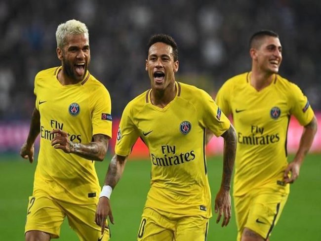 Neymar imita R10 e PSG bate Anderlecht por 4 a 0