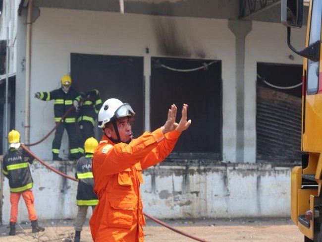Criança pula de prédio para escapar de incêndio em Teresina