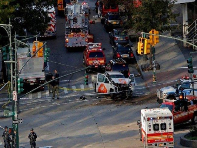 Motorista atropela e mata oito pessoas em Nova York